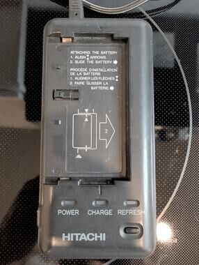 Genuine Hitachi VM-AC25A AC Power Adapter Battery Charger Camcorder OEM Tested